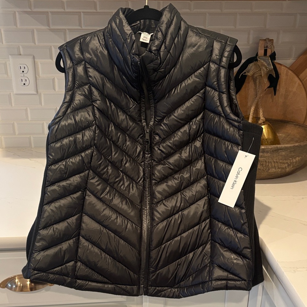 New Calvin Klein black puffer vest